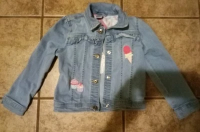 Chaqueta de mezclilla elástica Gymboree bordada Cupcake Helado Niñas talla 5T Foto 1 de 2