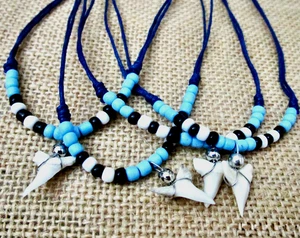 REAL SHARK TOOTH NECKLACE CHARM PENDANT WHITE TEETH BLUE BEADS CORD BOY GIRL - Bild 1 von 4