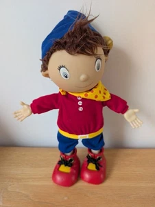 Pensionierte Re Issue Noddy in Toyland 2011 Plastik- und Plüschpuppe - Bild 1 von 9