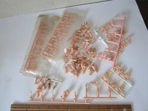 Gran Lote HO 1/87 Escala Conjunto de Figuras Sin Pintar Personas Pasajeros para Diseño de Tren - Imagen 1 de 3