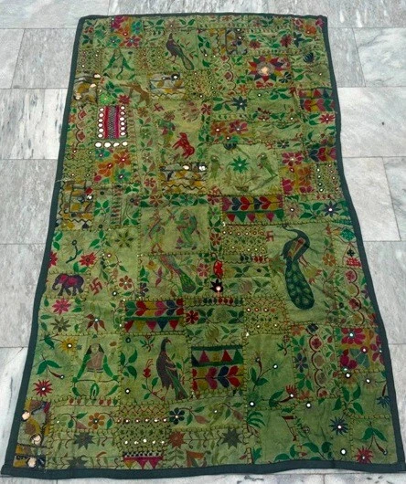 Edredón vintage de retazos Ralli ilustrado decoración hecha a mano edredón Kantha 155x86 cm Foto 1 de 4