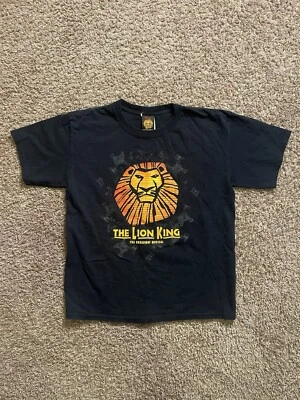 Camiseta negra musical Disney Broadway para niños grande. Foto 1 de 4