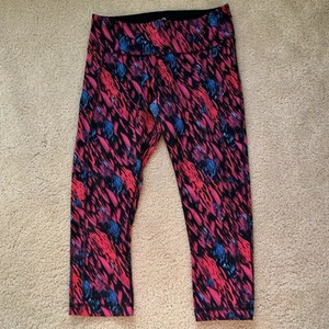 Soma Sport Women’s Black Red Blue Legging Crop Pants - Size S - EUC - Stretch - Picture 1 of 7
