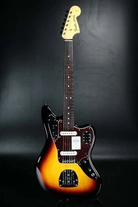 Fender Made in Japan Traditional 60s Jaguar 3 Color Sunburst Sakae - Picture 1 of 9