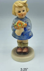 Goebel Hummel Little Girl Figurine Holding Bouquet Nosegay Flowers TMK4 - Picture 1 of 8