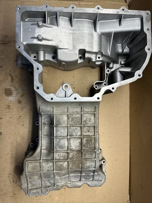 2014-2018 RAM 1500 3.0L UPPER ENGINE OIL PAN 68229372AA OEM Foto 1 de 4