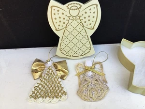 VINTAGE GOLD & WEISS GEHÄKELT ENGEL ORNAMENTE MIT HALO 2er SET - Bild 1 von 4