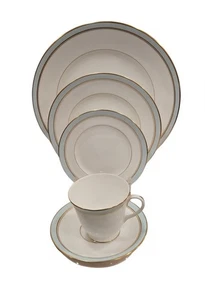 Ajuste de lugar Royal Worcester Howard azul cielo dorado hecho en Inglaterra - Imagen 1 de 6