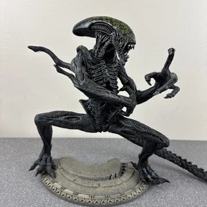 McFarlane AVP Alien Vs Predator Toys 12" Grid Alien Figur selten LESEN - Bild 1 von 13