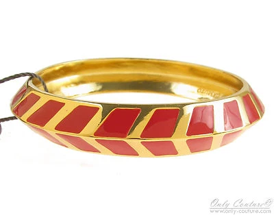 Brazalete Brazalete Vince Camuto Tono Dorado Chevron Esmalte Rojo Foto 1 de 3