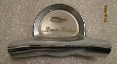 1957 CHEVY CHEVROLET TWO TEN 210 HORN CAP BUTTON  EMBLEM FACTORY ORIGINAL OEM - Image 1 of 4