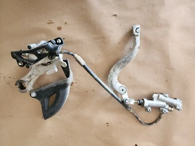 Yamaha YZ450F 2016 conjunto completo de freno trasero pinza pedal de cilindro maestro Foto 1 de 4