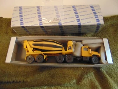 Nuevo en caja Conrad #3650 Mack Liebherr mezclador de cemento escala 1:50 modelo fundido a presión juguete alemán Foto 1 de 2
