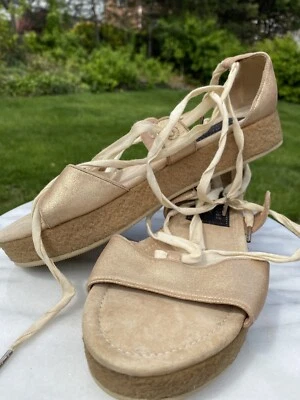 Sandalias Marc Jacobs Y2K Vintage Con cordones Cómodas Cuña Planas Gamuza Dorada 36.5 6.5 Foto 1 de 4