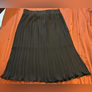 Großer schwarzer Midi Plisseerock mit Salatbesatz Gummibund Whimsigoth - Bild 1 von 6