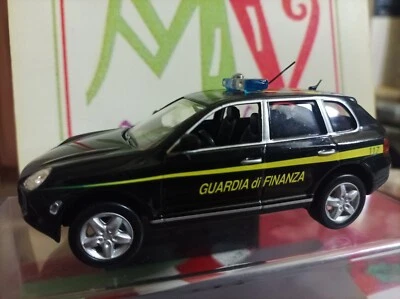 Porsche Cayenne Turbo (Guardia di Finanza) Scala 1:43 - Immagine 1 di 2