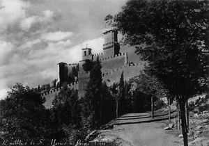 25-61E) CARTOLINA REPUBBLICA SAN MARINO PRIMA TORRE VIAGGIATA BAR ROCCA MAZZA - Foto 1 di 2
