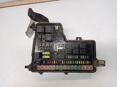 05026033AB caja de fusibles de motor de Dodge RAM 1500 2005 5,7 L 4829443 Foto 1 de 4