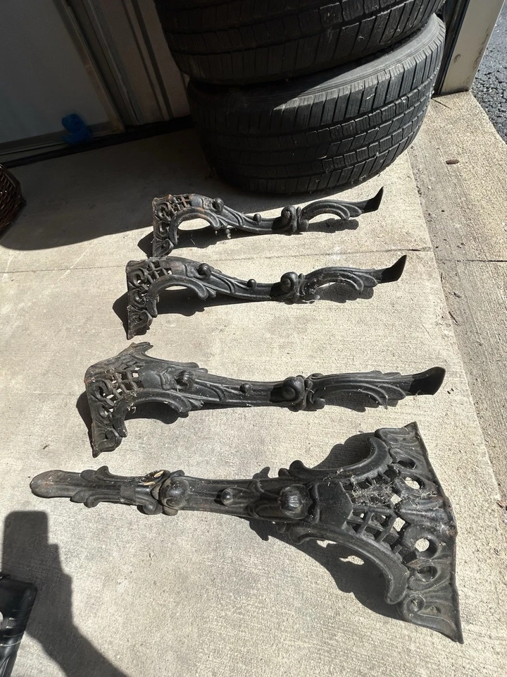 antiguo banco de hierro fundido o patas de mesa, probablemente desde finales del 19 hasta principios del 20  Foto 1 de 3