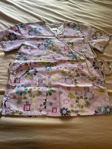 Women’s SB Scrubs Floral Print Tied Back Scrub Top Size Small - Picture 1 of 6