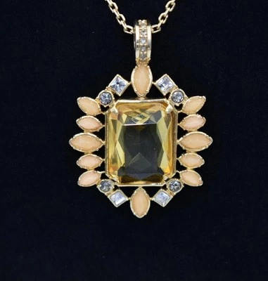 Colar Ann Taylor pingente strass tom dourado multicolorido 32"  - Imagem 1 de 4