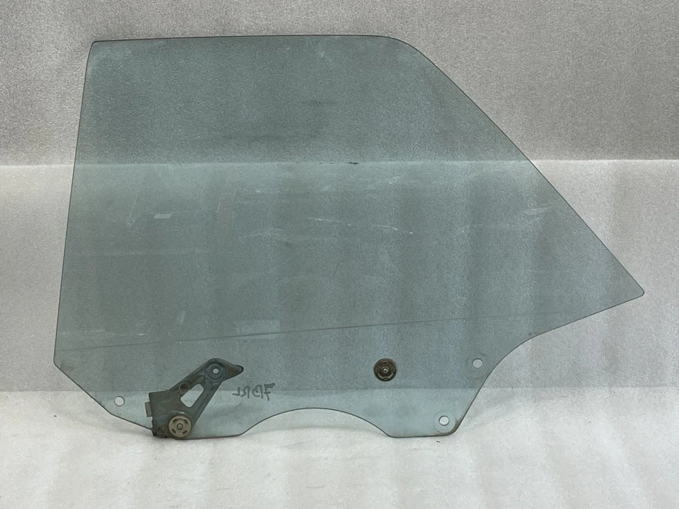 Lexus Es250 1991 lado izquierdo del conductor puerta trasera ventana de cristal Foto 1 de 2