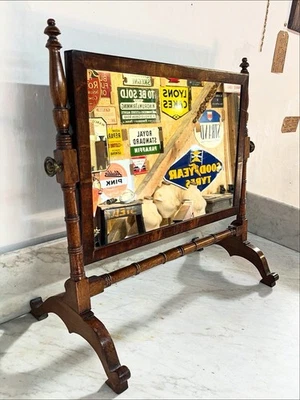 Espejo tocador georgiano de caoba del siglo XIX Foto 1 de 4