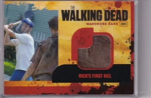 2011 Cryptozoic The Walking Dead Armadio Costume Card M18 Rick's First Kill - Foto 1 di 1