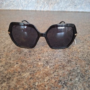 Foster Grant Sofia Vergara (achteckig) Sonnenbrille V05 schwarz gold GRATIS ETUI - Bild 1 von 11