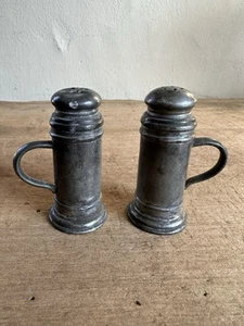 Vintage Matching Set Pewter Salt Pepper Shakers Dark Untouched Patina Mayflower - Picture 1 of 12