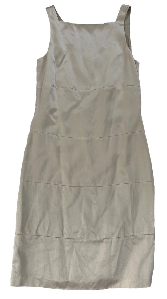 Vestido Champagne Masca Satén Hasta la Rodilla Cuello Cuadrado EXCELENTE ESTADO Talla 4/6 Foto 1 de 4