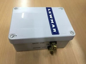 Lewmar / Singola / Scatola Contattore / 24 V / 18000302 / Boot / Controlbox / Boot - Foto 1 di 3