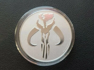 2020 Niue 1 oz Silver $2 Star Wars Mandalorian Mythosaur with capsule FAST SHIP - Picture 1 of 6