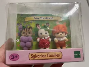 Sylvanian Families BABY TRIO frutti EPOCH Calico Critters - Foto 1 di 3