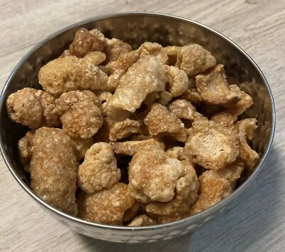 PORK CRACKLING (CHICHARONES CASEROS) FRIED OUT PORK WITH A  ATTACH SKIN  - Image 1 of 4