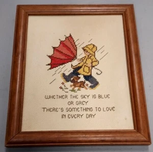 Vintage Rahmen Retro himmelblau grau Nadelspitze Junge Hund Regen Liebe Bild bestickt - Bild 1 von 11