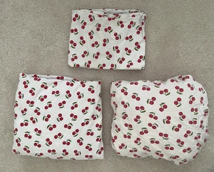 Serena & Lily Mini Kirschen Queen Laken Set Spannbettlaken Flach Kissenbezug - Bild 1 von 11