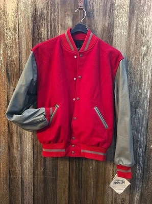 Chaqueta Holloway Varsity Letter, Roja, Gris Lana y Cuero, Adulto Talla Grande RETRO Foto 1 de 4