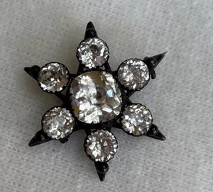 Antiguo broche victoriano estrella racimo de vidrio pasta aleación tono plata esterlina años 1800 - Imagen 1 de 13