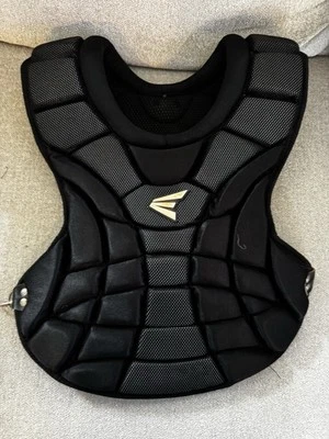 Protector de pecho Easton Catchers negro juvenil Foto 1 de 4