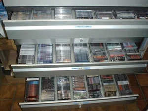 25 Metal CDs - Neu und gebraucht - Foto 1 di 1