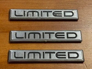 1987 Original Limited Fender Emblem Turbo T Grand National Regal 3.8 Turbo (3) - Bild 1 von 4