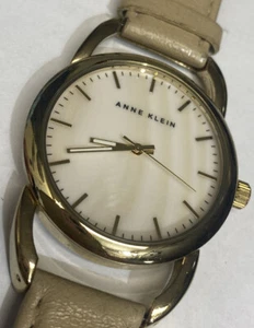 Damenuhr Anne Klein 38 mm Gehäuse hellbraun Lederband MOP Zifferblatt neue Batterie " - Bild 1 von 10