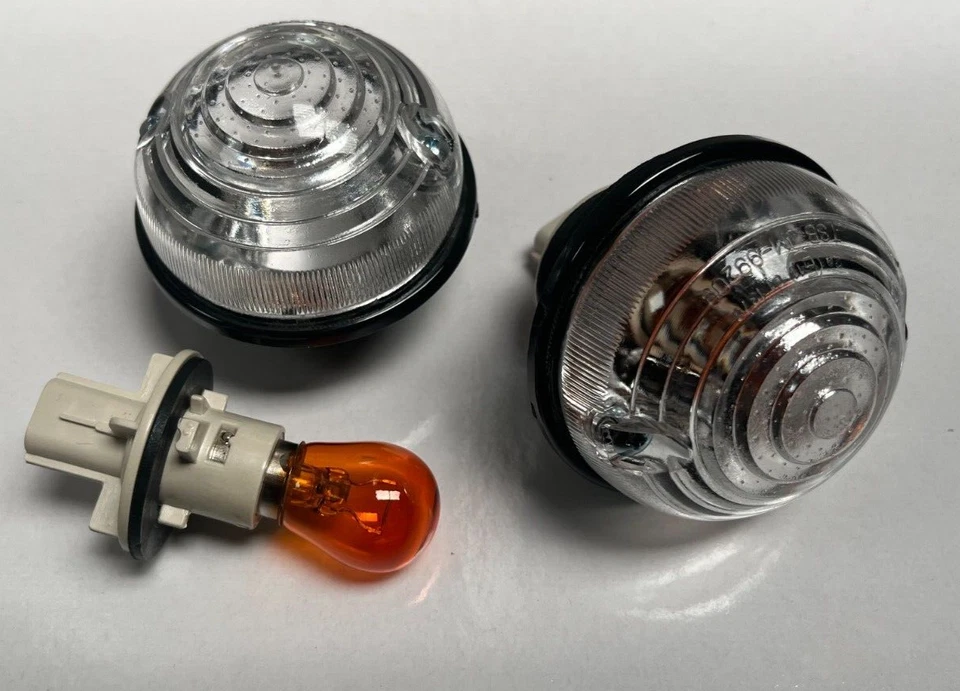 Land Rover Defender Clear Indicator Lamp Light Unit x 2 LR047798 - Image 1 of 1
