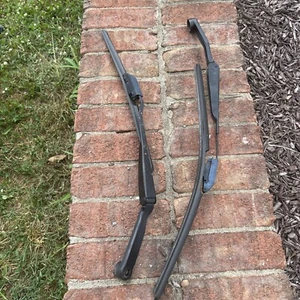 2004 Honda S2000 2 Windshield Wiper Arms - Picture 1 of 7
