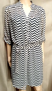 Tacera Womens Sz Med Black & Cream Chevro Lined V-Neck Two Button Front Dress - Picture 1 of 15