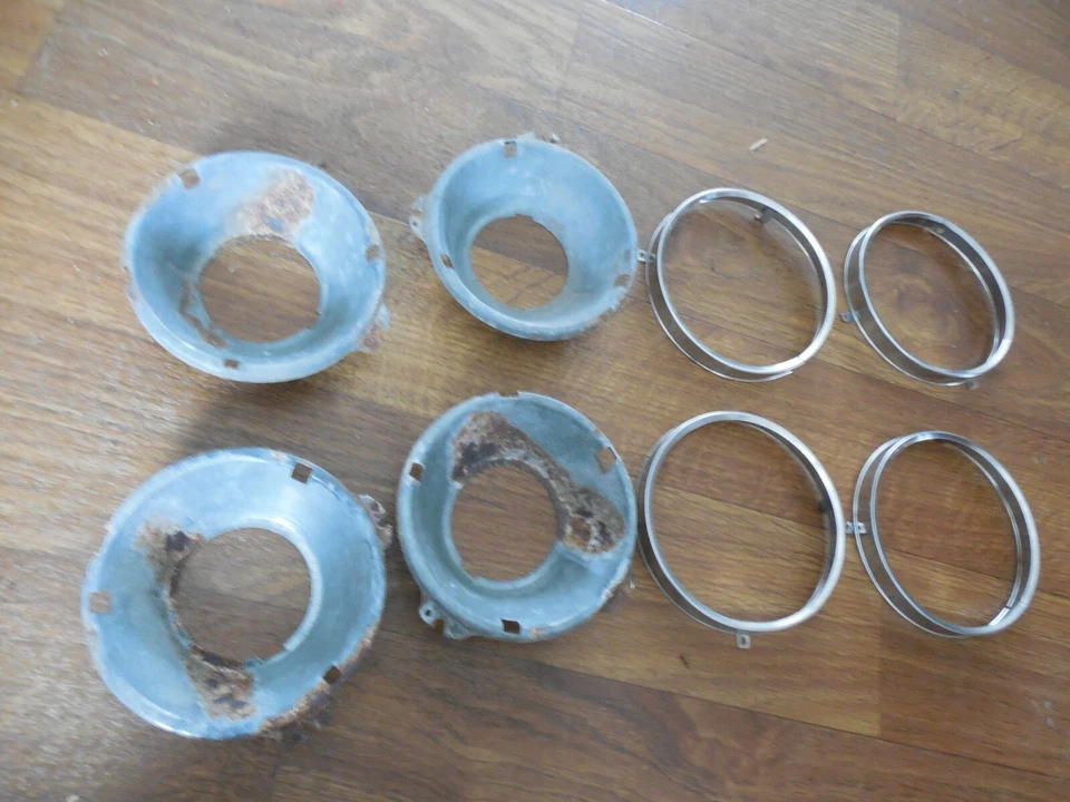 1959 Buick Electra 225, balde de farol e anéis conjunto de 4 cada, anéis e baldes - Imagem 1 de 4