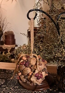 3"W PRIM RUSTIC CABIN DRIED SPICES/CRANBERRY BALL ORNIE/PEG HANGER/SHELF SITTER - Picture 1 of 4