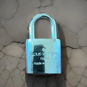 louis vuitton schloss silber 307 Mit Einem Schlüssel - Bild 1 von 4