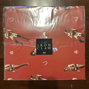 Geschenkpapier A24 Iron Claw FYC Zac Efron Jeremy Allen weiß Werbeartikel - Bild 1 von 1